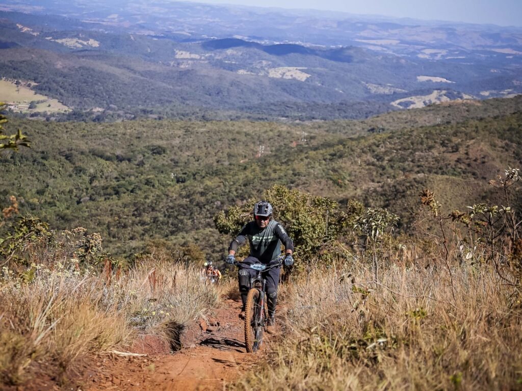 Trilha de bicicleta no Parque Estadual da Serra do Rola Moça